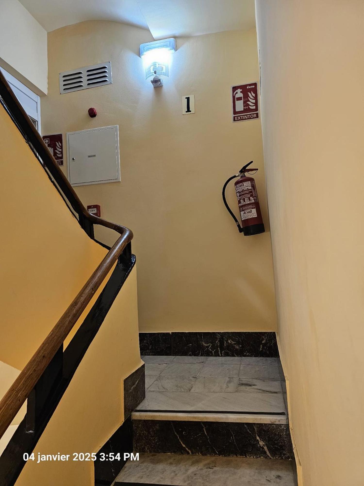 Apartamentos Turisticos Kenzamin Αλικάντε Εξωτερικό φωτογραφία